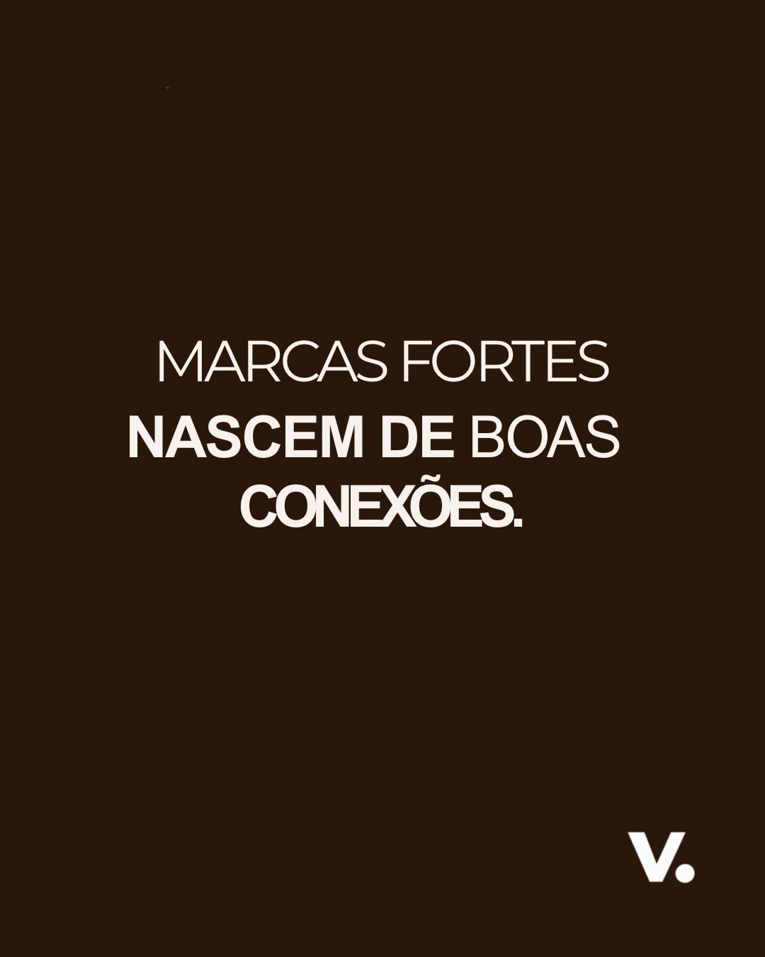 Direção de arte autoral e posicionamento de autoridade.